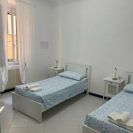 Entire Near Brignole Апартаменты *